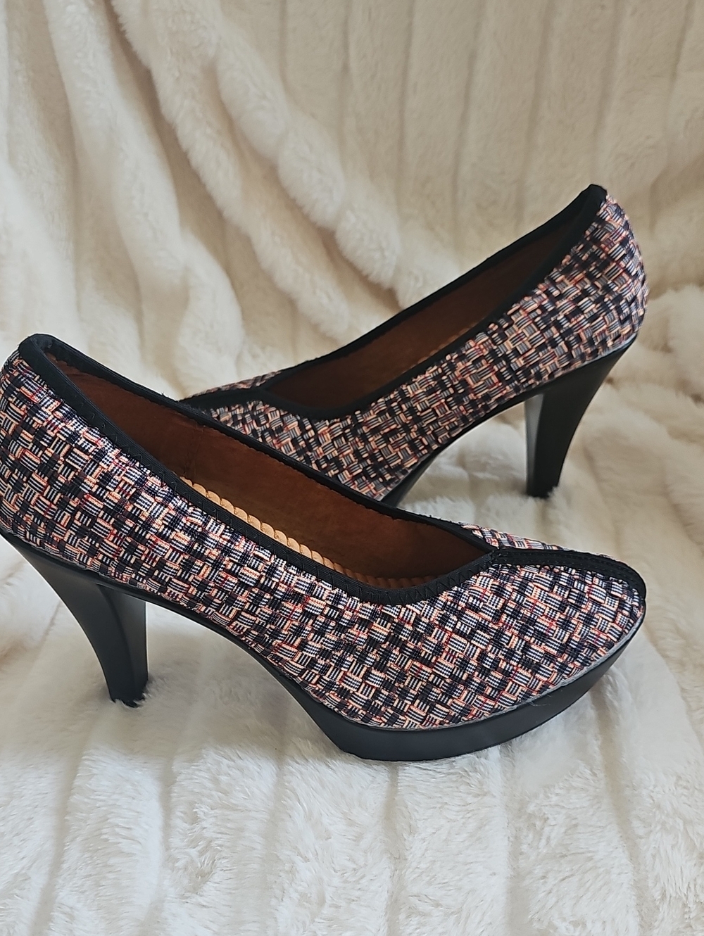 bernie mev. Blue and Black Woven Mid Heel Pumps